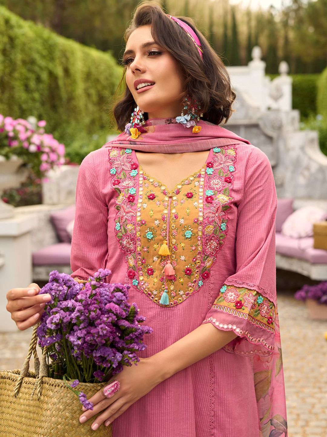 Women Floral Embroidered Thread Work Pure Cotton Kurta with Trousers & Dupatta