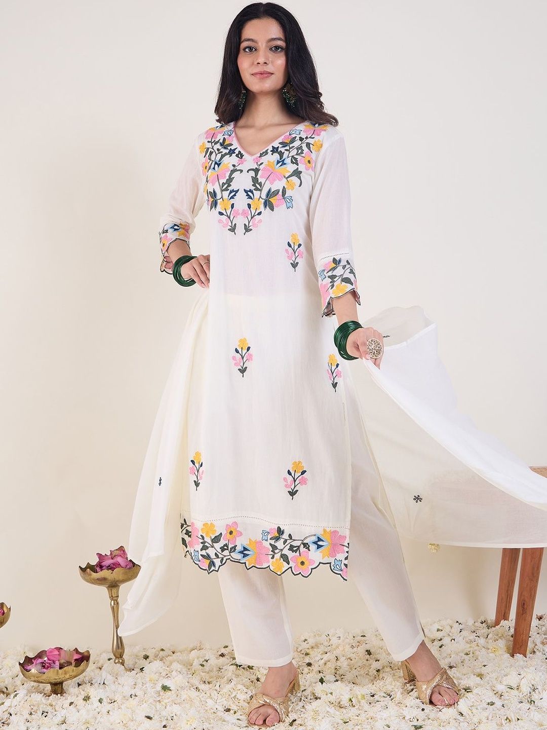 Floral Embroidered Thread Work Pure Cotton Kurta With Trousers & Dupatta