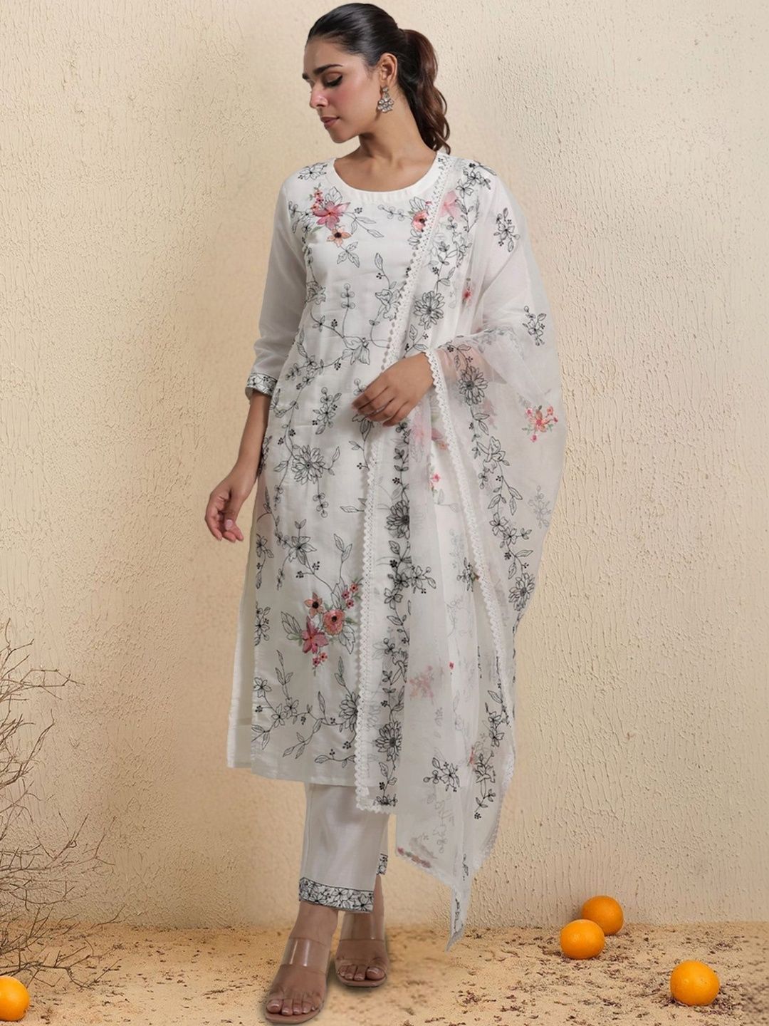 Dhiyona IE Women Floral Printed Regular Kurta with Trousers & With Dupatta