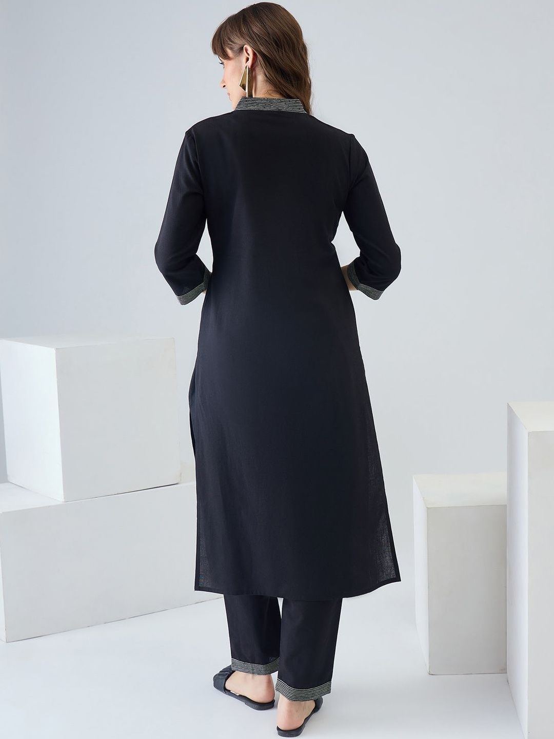 Women Regular Thread Work Kurta with Trousers