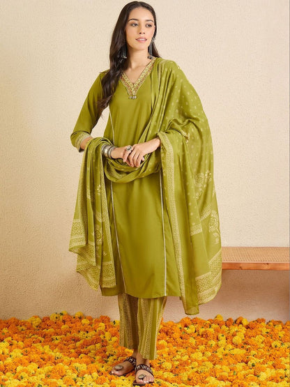 Women Ethnic Motifs Embroidered Regular Thread Work Pure Cotton Kurta with Trousers & With Dupatta