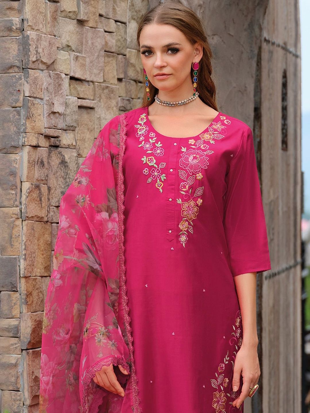 Women Floral Embroidered Kurta with Trousers & Dupatta