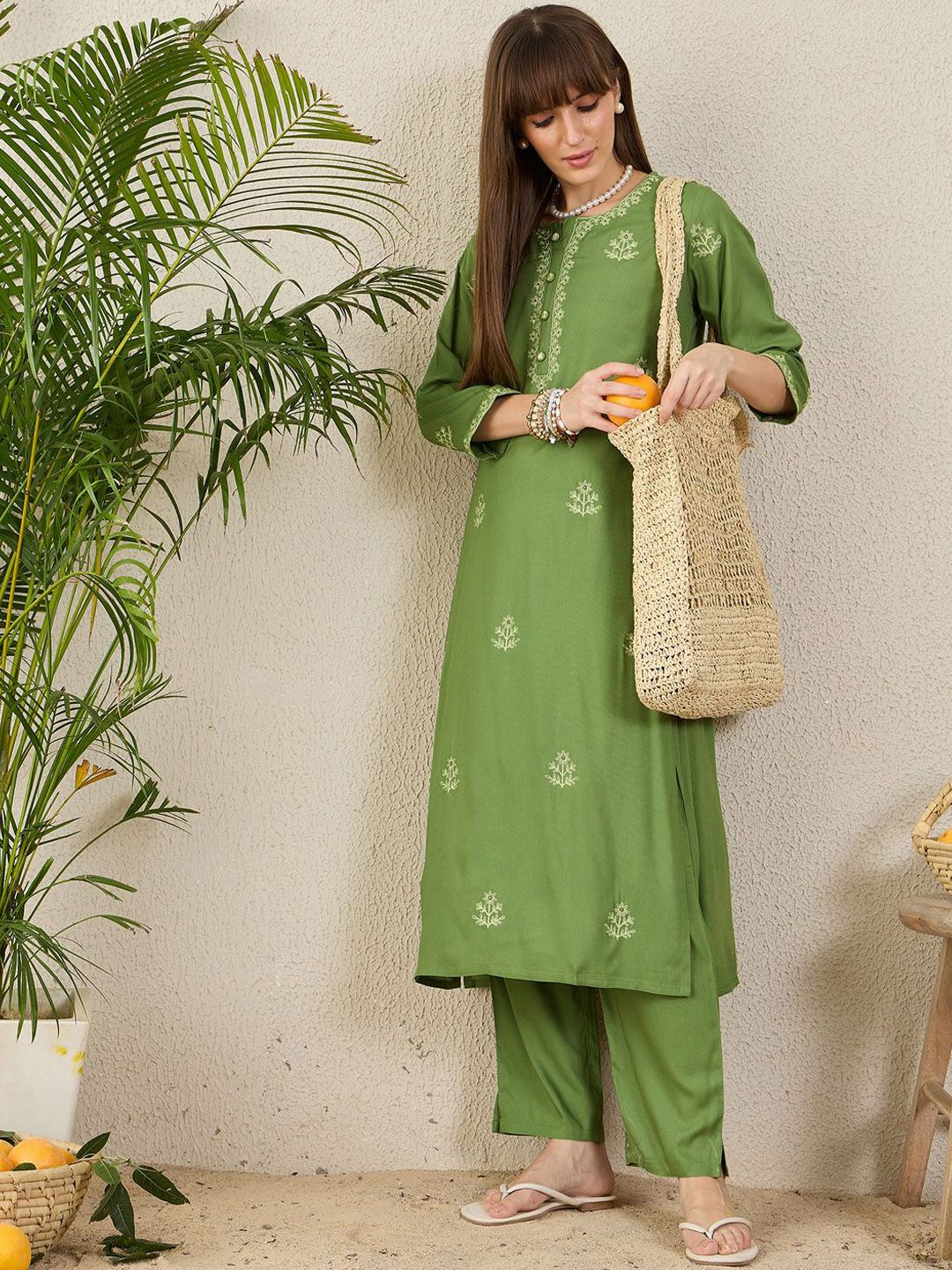 Dhiyona IE Embroidered Notch Neck Tunic With Trouser