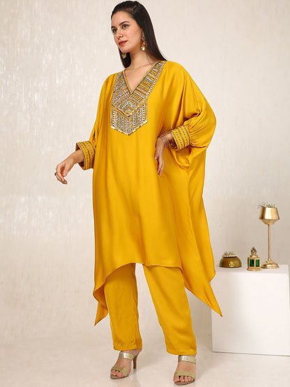 Dhiyona SO Women's V-Neck Three-Quarter Sleeves Regular Mirror Work Kaftan Kurta With Trouser