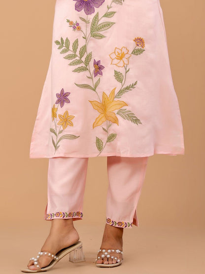 Women Floral Embroidered Regular Thread Work Kurta with Trousers