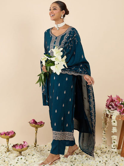 Women Ethnic Motifs Embroidered Regular Kurta with Trousers & With Dupatta