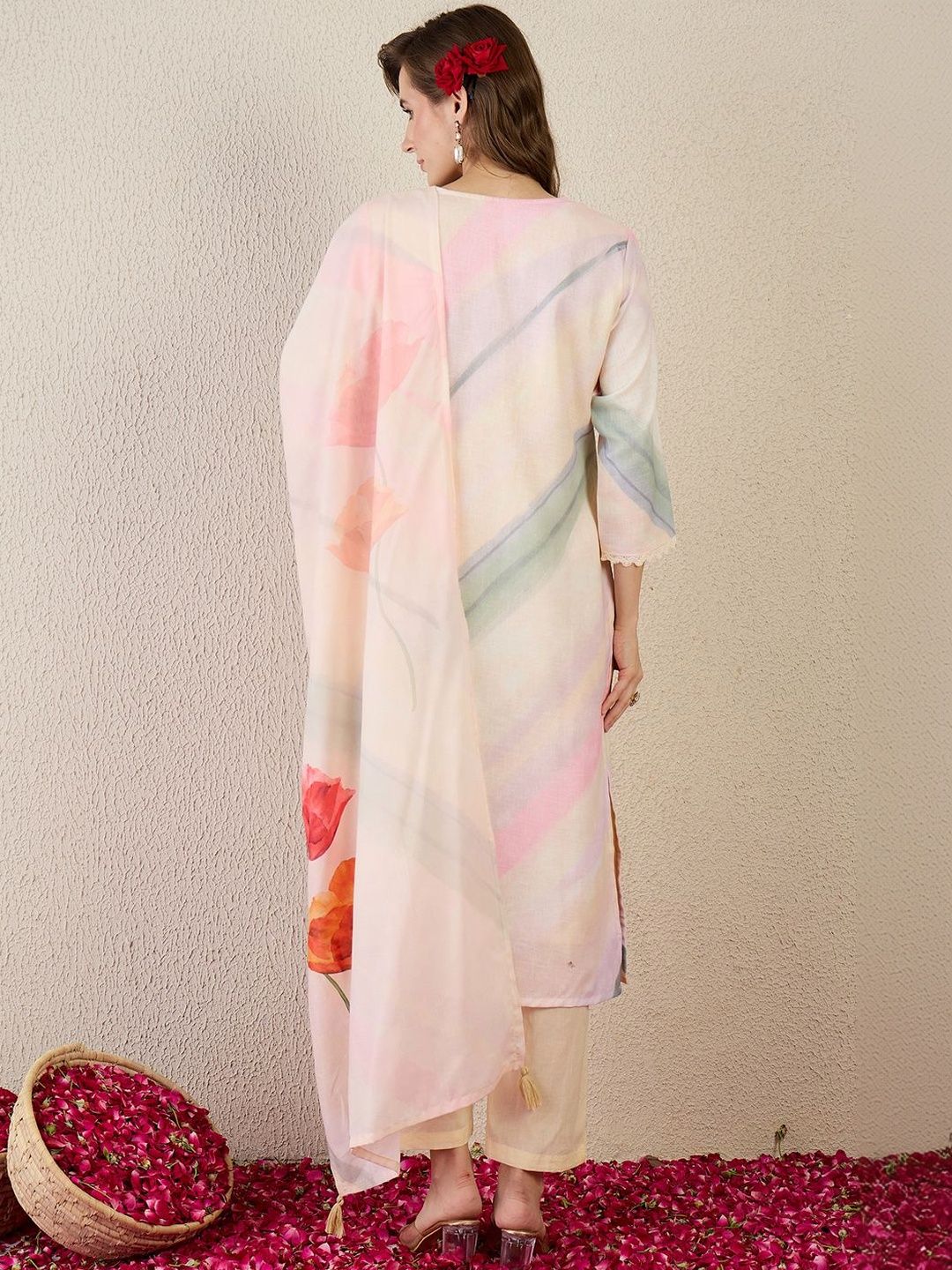 Women Floral Printed Regular Linen Kurta with Trousers & With Dupatta