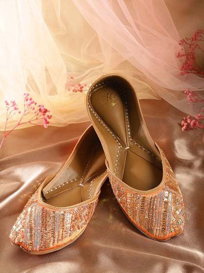Dhiyona HOP Women Embellished Ethnic Mojaris