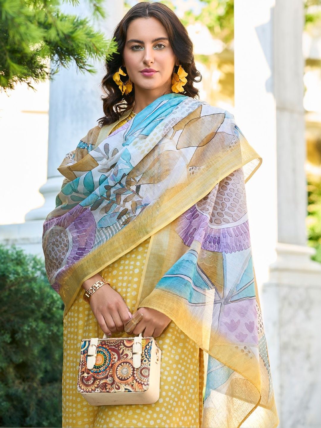 Women Ethnic Motifs Printed Regular Thread Work Linen Kurta with Trousers & With Dupatta