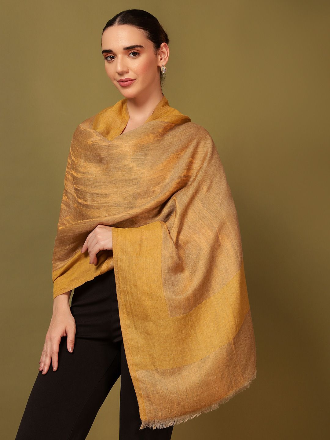 Dhiyona PA Woollen Reversible Shawl