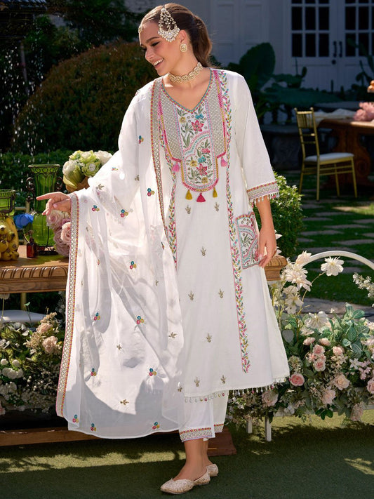 Women Floral Embroidered Regular Kurta with Trousers & With Dupatta
