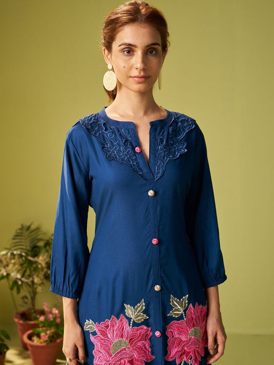 Women Floral Embroidered Kurta with Trousers