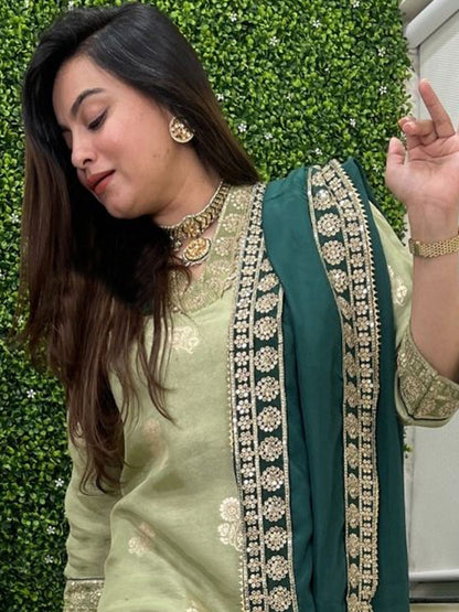 Dhiyona KL Women Regular Sequinned Kurta with Trousers & With Dupatta