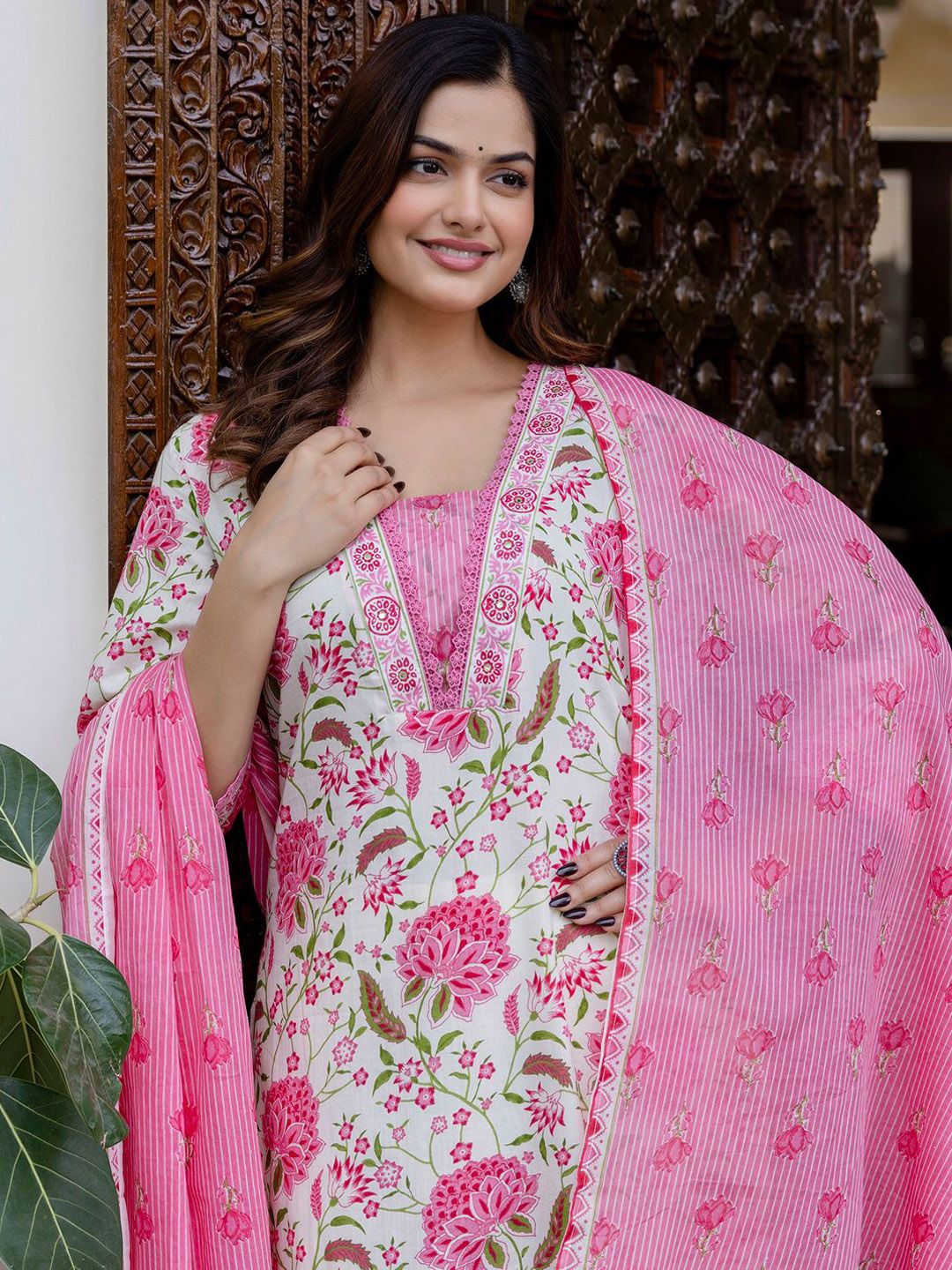 Dhiyona IE Floral Printed Square Neck Pure Cotton Straight Kurta With Trousers & Dupatta