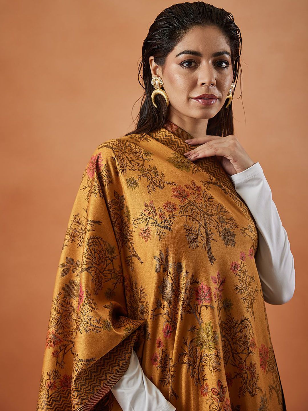 Dhiyona PA Shalimar Kaani Floral Woven Design Shawl