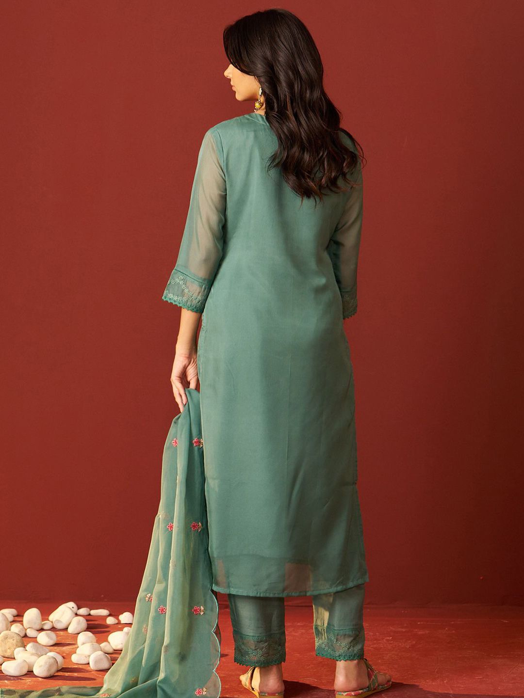Dhiyona IE Women Floral Embroidered Kurta with Trousers & Dupatta