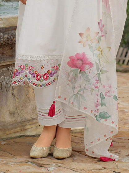 Women Embroidered Thread Work Kurta with Trousers & Dupatta