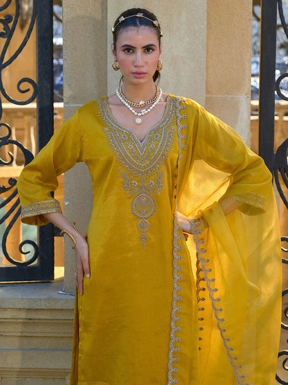 Dhiyona IE Ethnic Motifs Embroidered Regular Zari Kurta with Trousers & With Dupatta