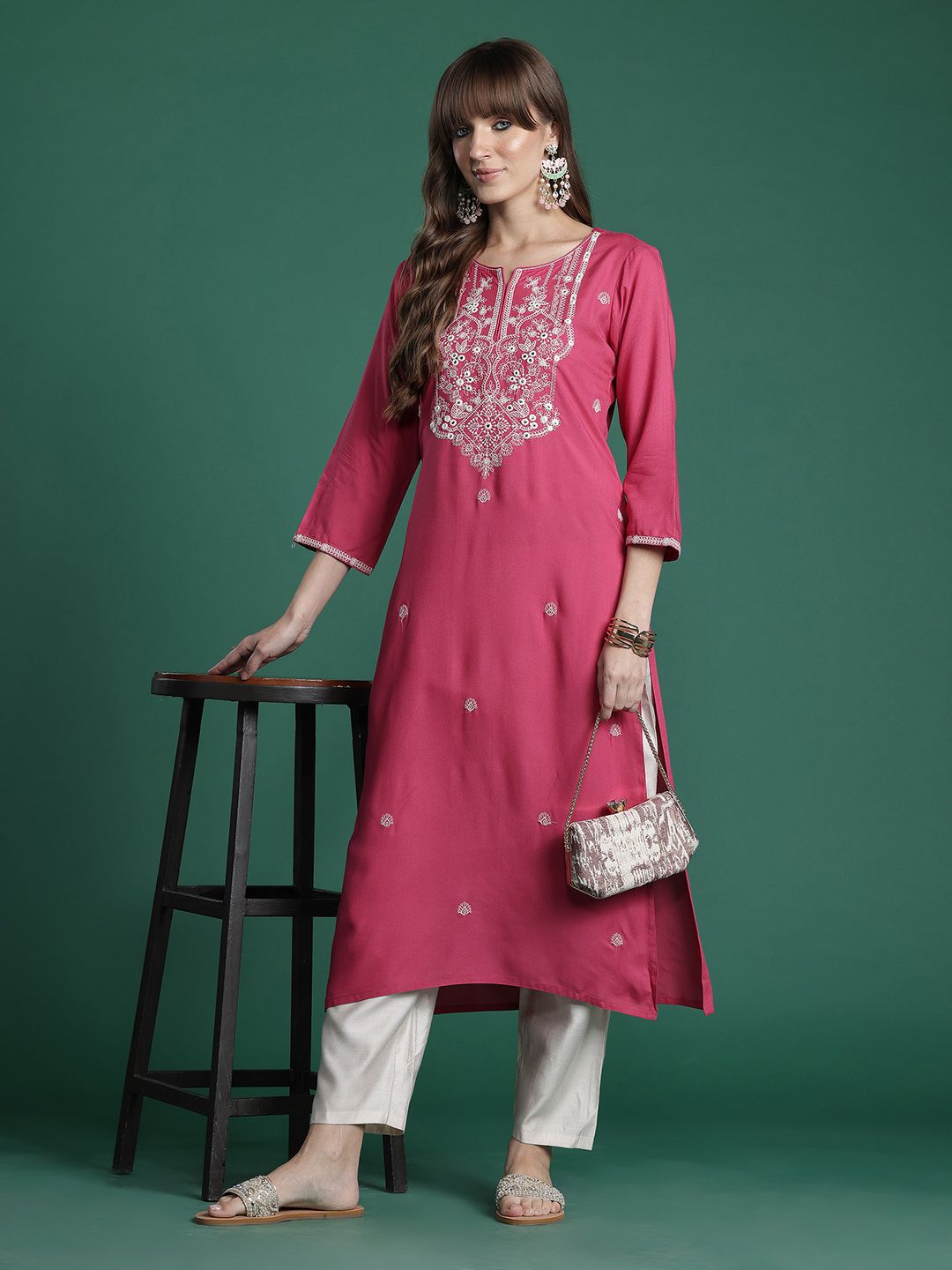 Dhiyona IE Floral Embroidered Thread Work Kurta