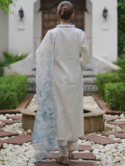 Floral Embroidered Thread Work Kurta With Trousers & Dupatta