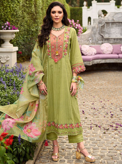 Women Floral Embroidered Regular Thread Work Cotton Kurta with Trousers & Dupatta