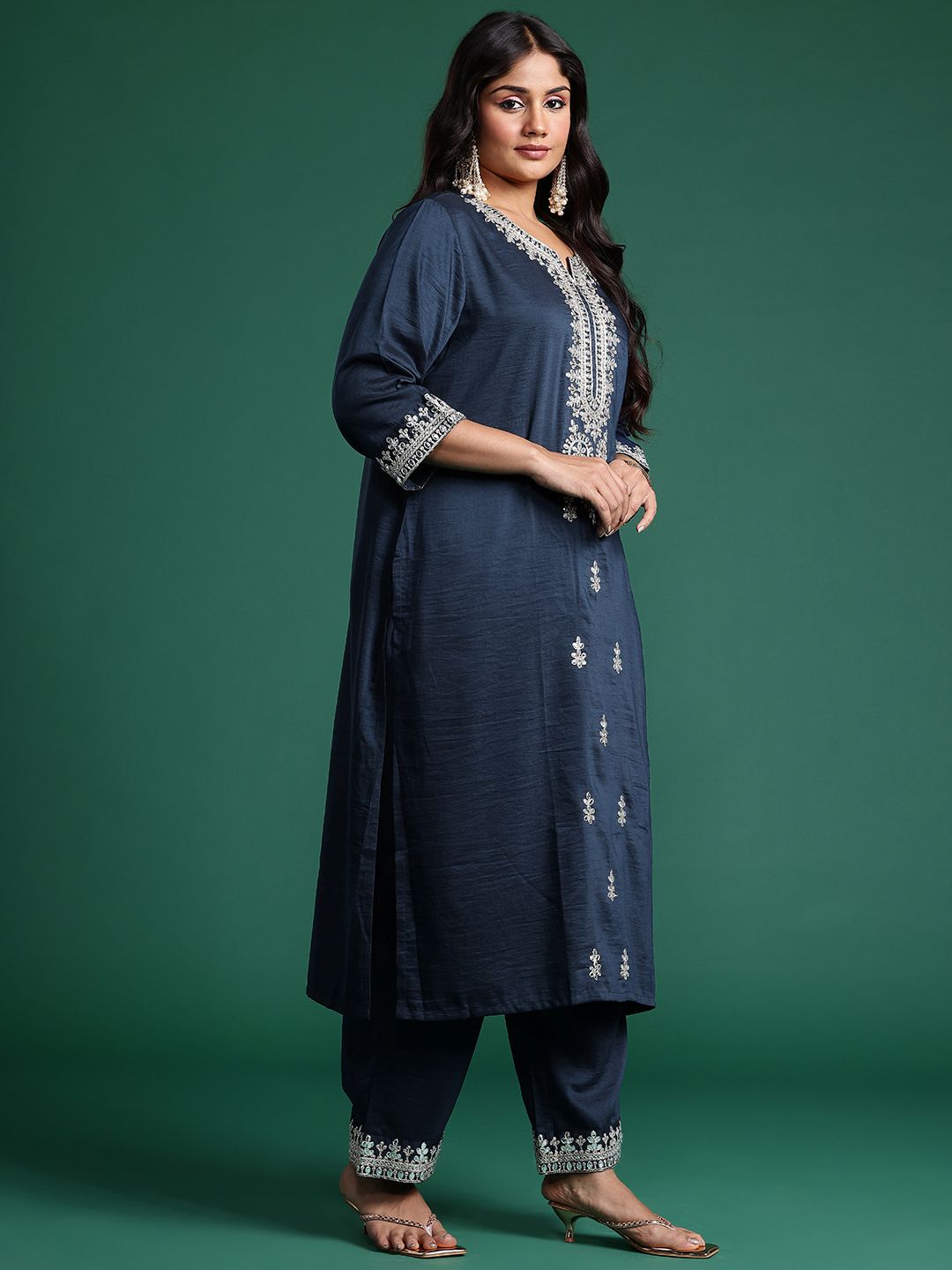 Dhiyona IE Ethnic Motifs Embroidered Kurta with Trousers & Dupatta