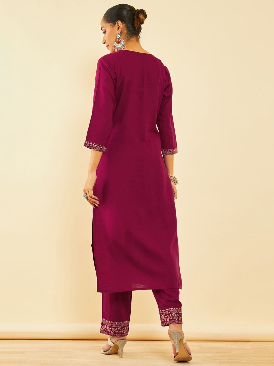 Dhiyona SO Women's Floral Yoke Design Regular Sequinned Kurta with Trousers