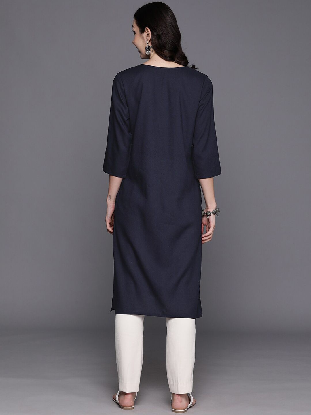 Dhiyona IE Floral Embroidered Sequins Straight Kurtas