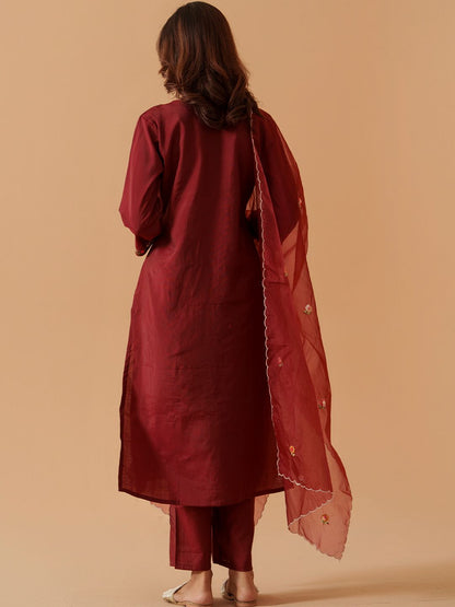 Dhiyona PD Women Embroidered Straight Kurta Trousers With Dupatta