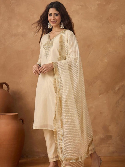 Dhiyona VA Women'sYoke Design V-Neck Straight Kurta With Trousers & Dupatta