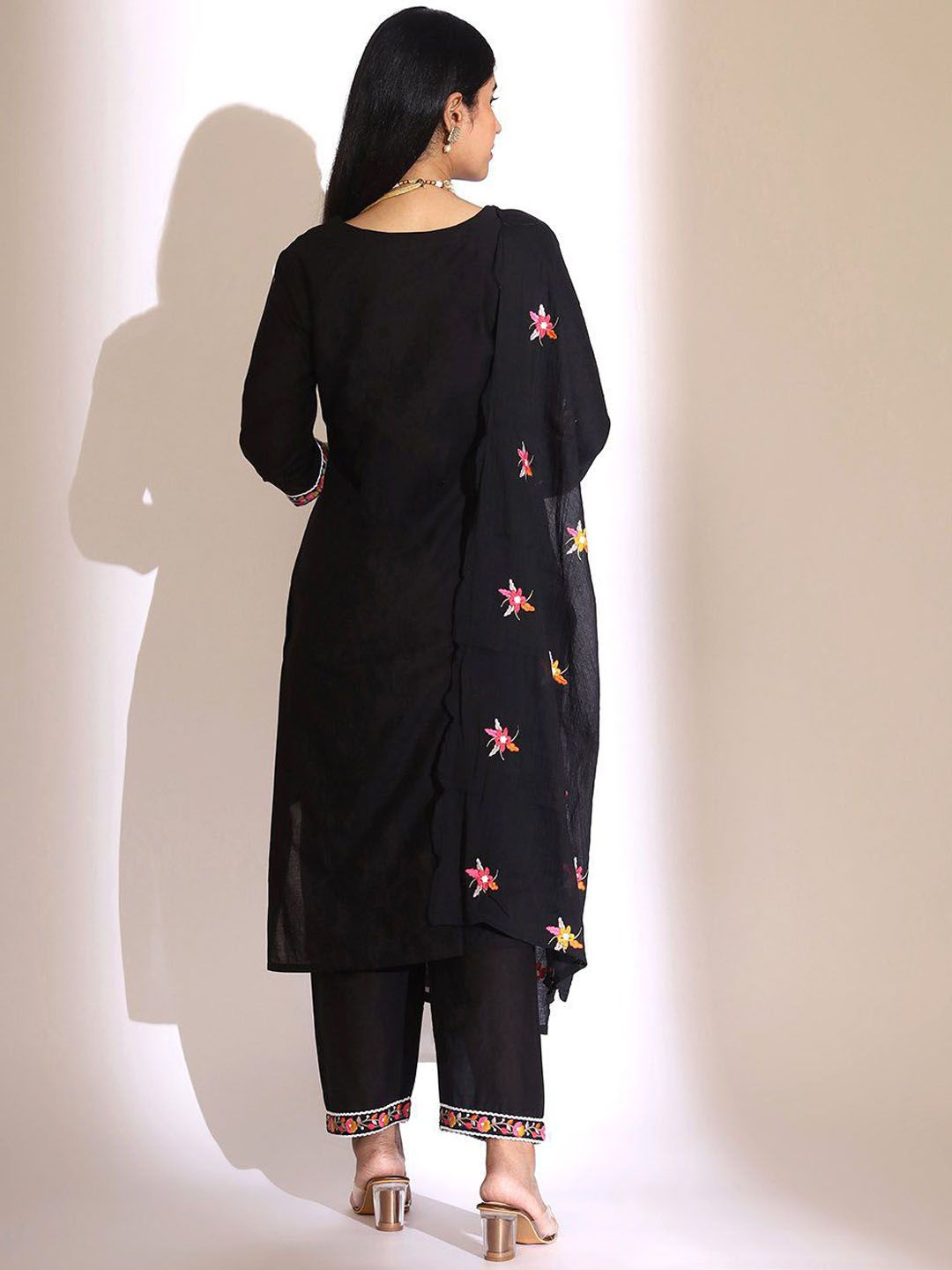 Dhiyona IS Women's Women Floral Embroidered Regular Thread Work Kurta with Trousers & With Dupatta