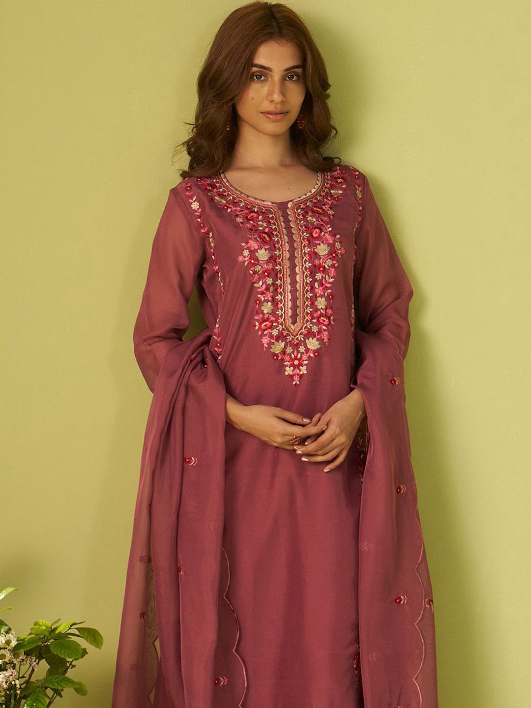 Dhiyona IE Women Floral Embroidered Kurta with Trousers & Dupatta