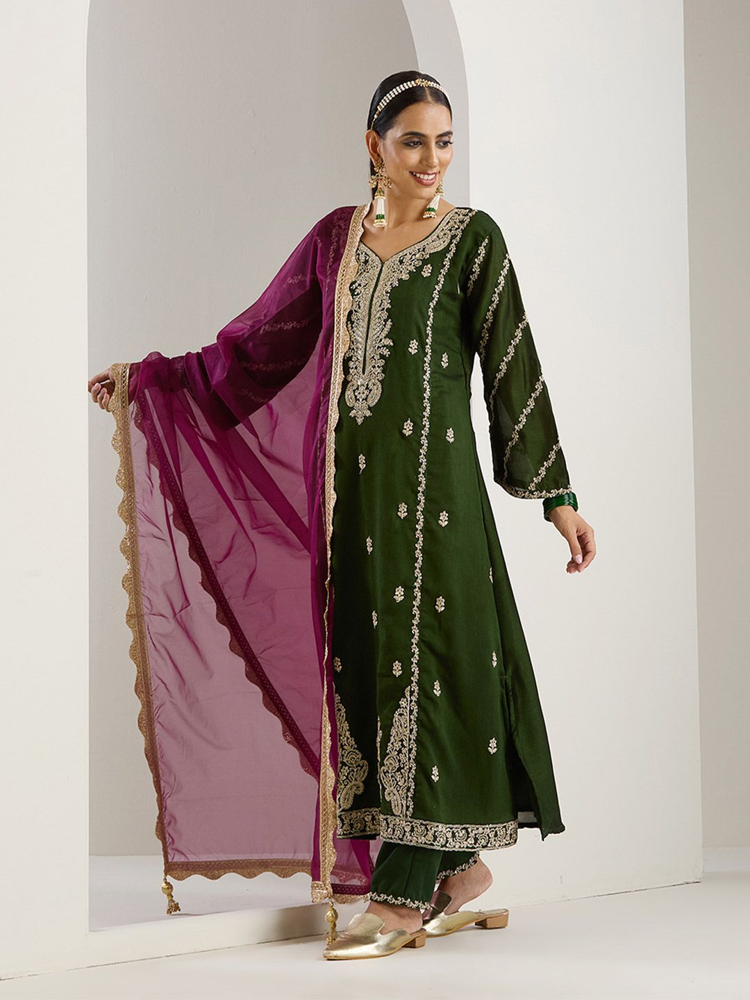 Dhiyona IS Women's Green Ethnic Motifs Embroidered Chinon Straight Kurta With Trousers & Dupatta
