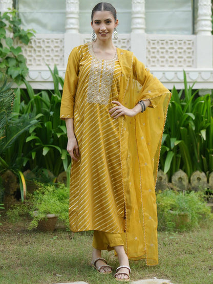 Dhiyona IE Women Leheriya Embroidered Chanderi Silk Kurta With Trousers & Dupatta