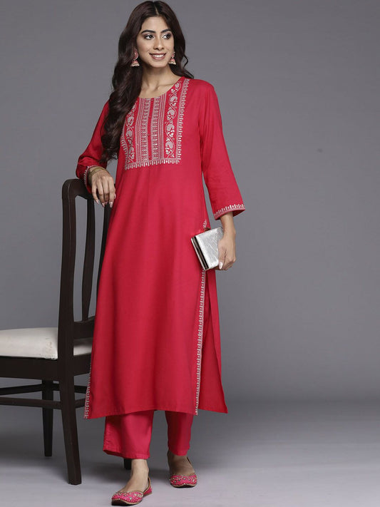 Dhiyona IE Floral Embroidered Round Neck Sequins Straight Kurta