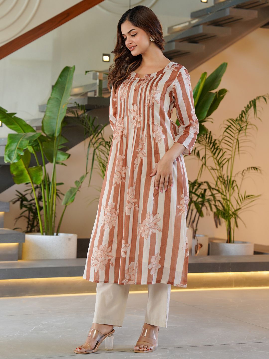 Dhiyona IE Floral Printed A-Line Pure Cotton Kurta With Trousers