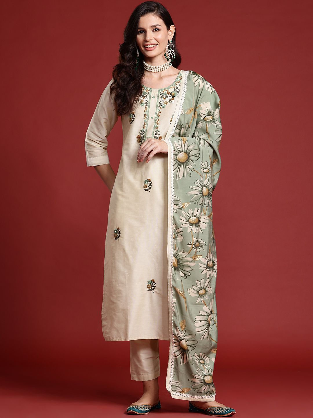 Dhiyona IE Floral Embroidered Thread Work Kurta with Trousers & With Dupatta