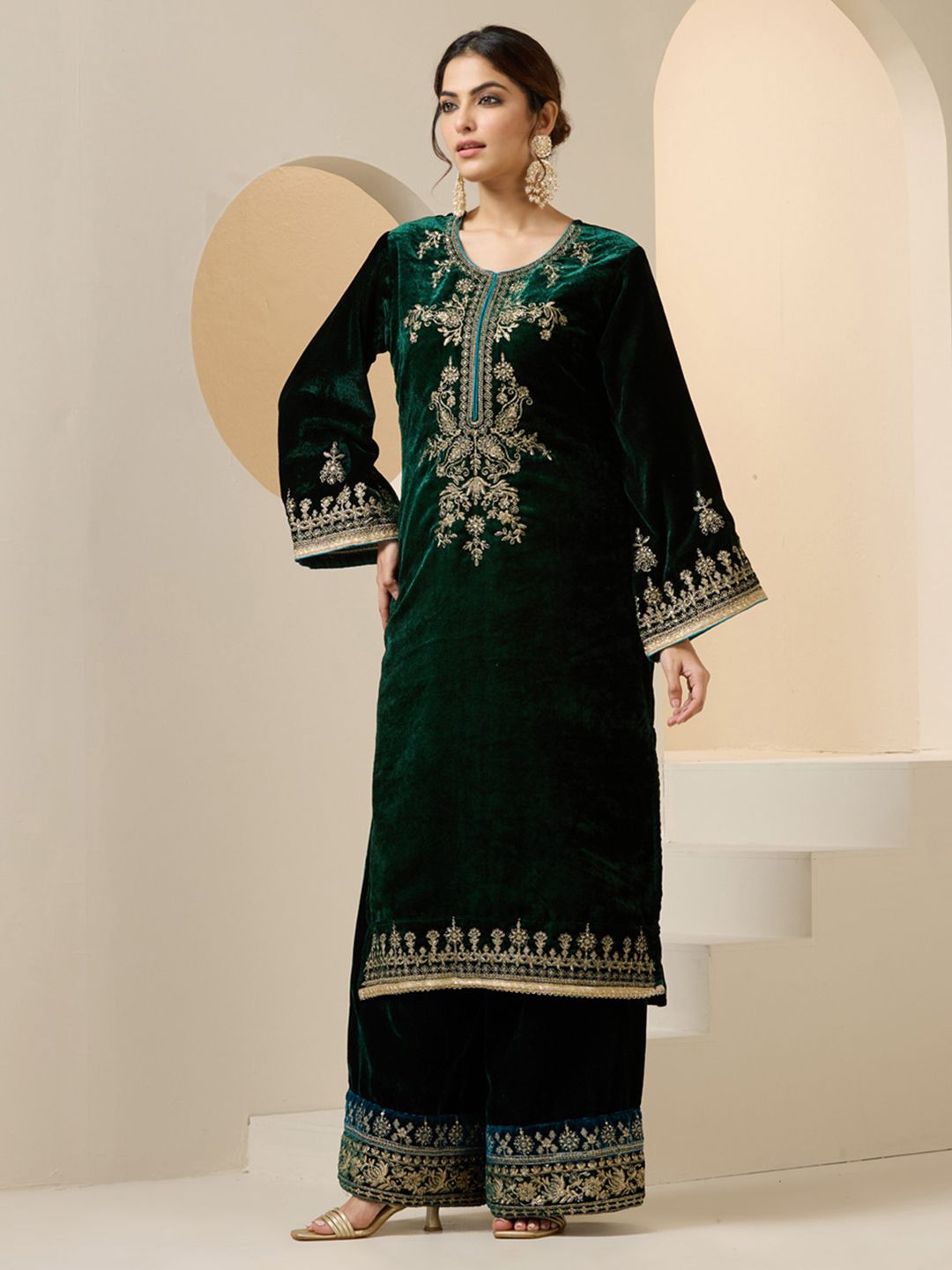 Dhiyona IS Women's Floral Motifs Zari Embroidered Velvet Kurta With Palazzos & Dupatta