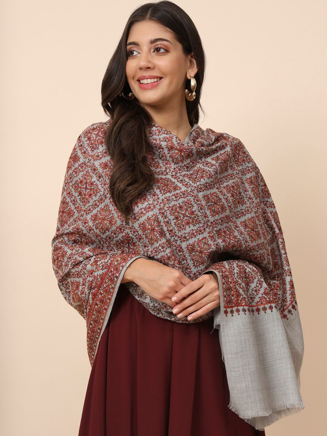 Dhiyona PA Floral Embroidered Pure Woolen Shawl