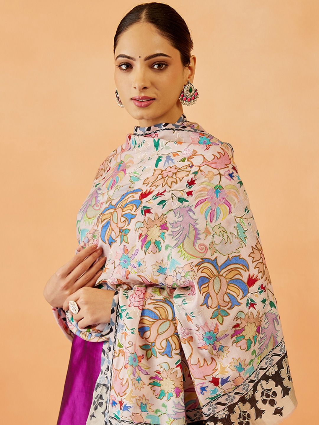 Dhiyona PA Women Floral Embroidered Shawl