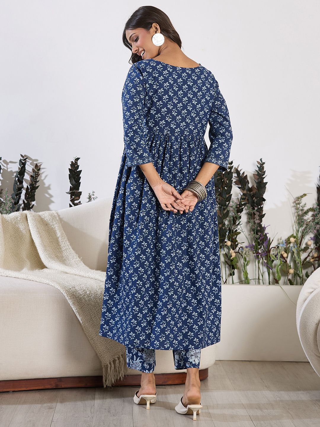 Dhiyona IE V-Neck Floral Printed Empire Pure Cotton Kurta with Trouser