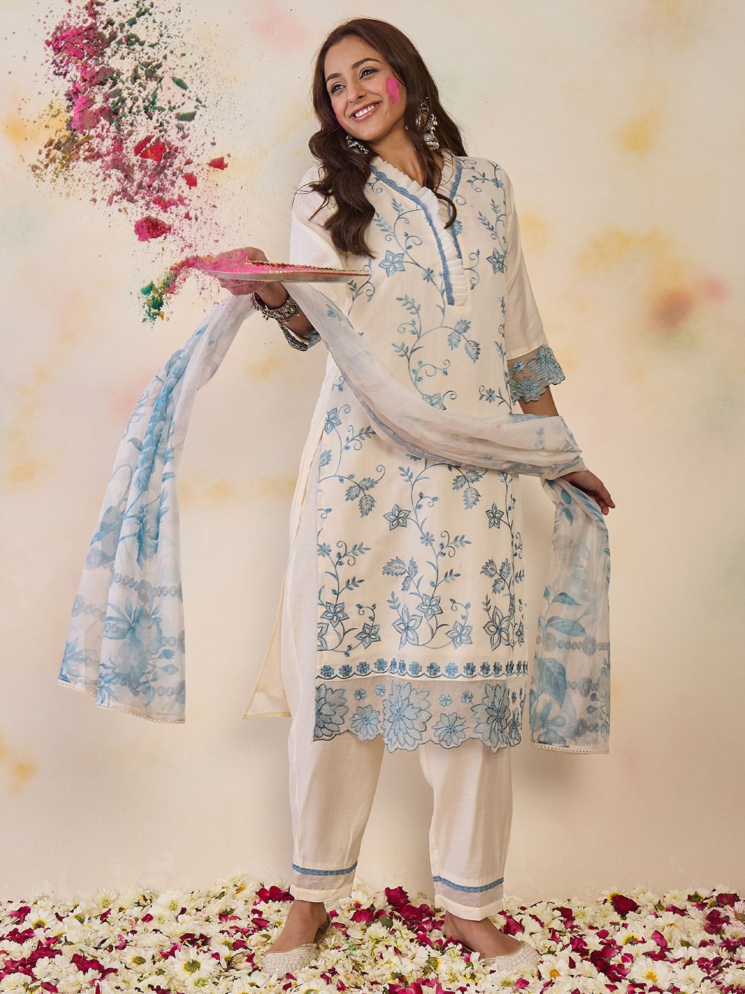 Women Floral Embroidered Regular Kurta with Trousers & With Dupatta