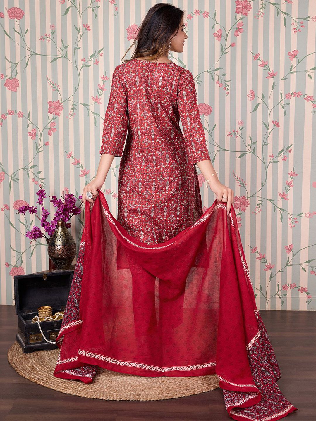 Dhiyona OD  Floral Printed Regular Pure Cotton Kurta with Trousers & Dupatta