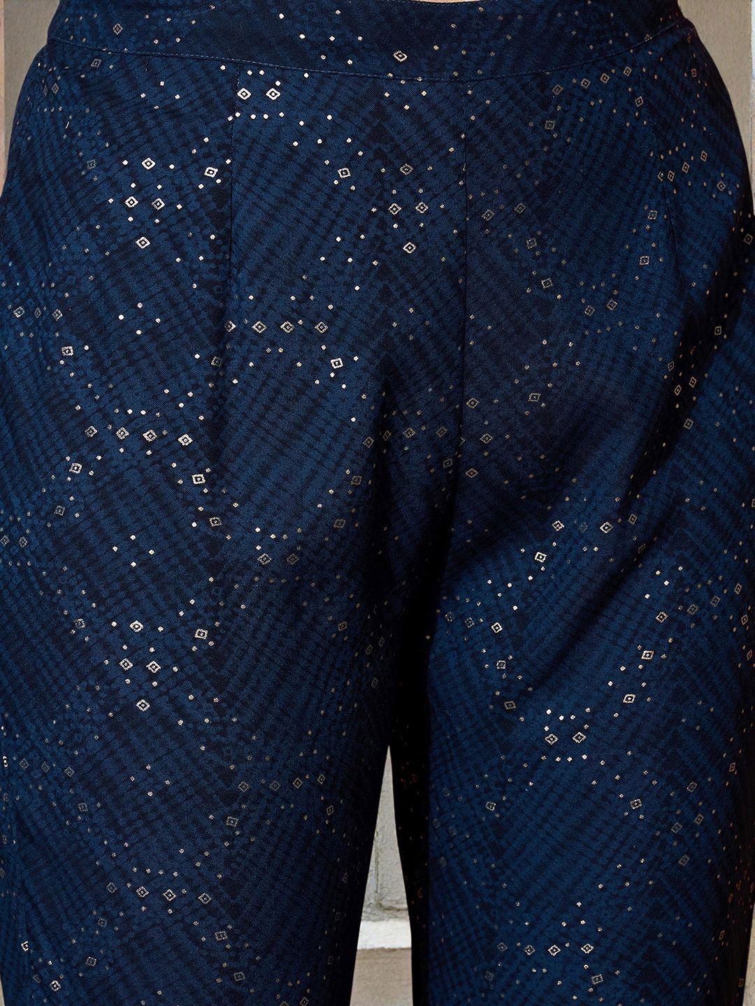 Dhiyona IS Women's Geometric Printed Straight Kurta with Trousers