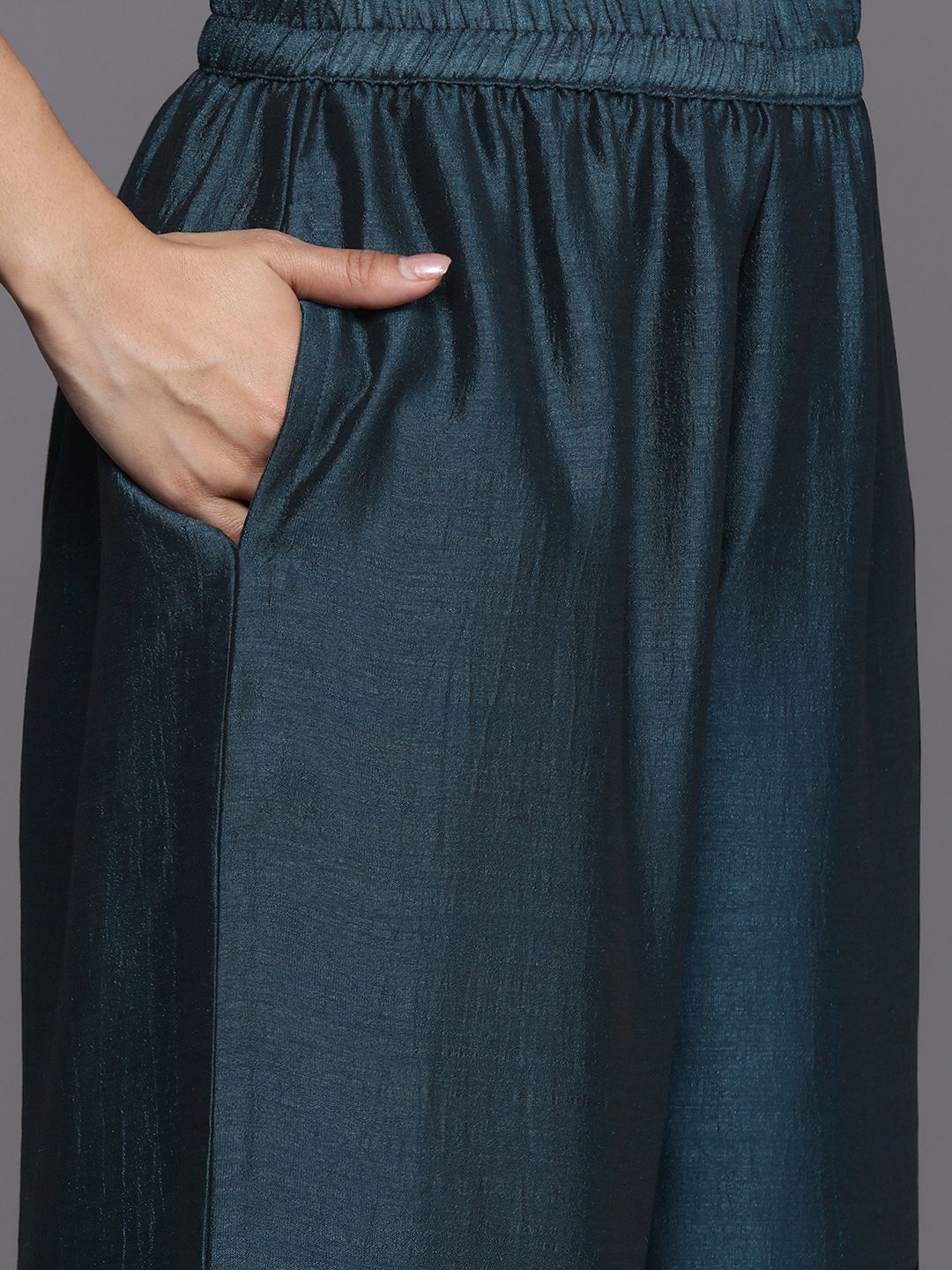 Dhiyona VA Women's Floral Embroidered Regular Kurta with Palazzos & With Dupatta