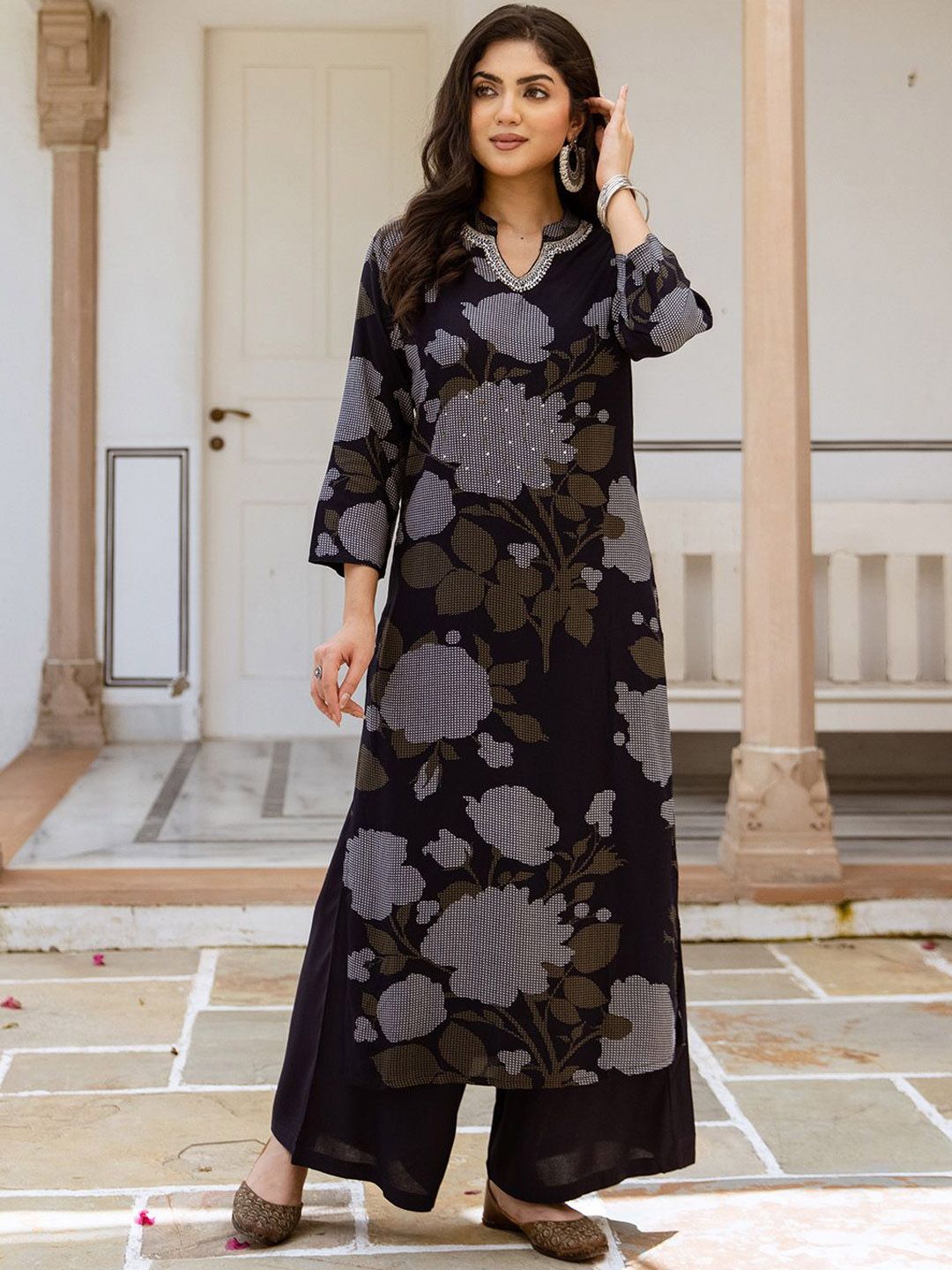 Dhiyona IS Women's Floral Printed Mandarin Collar Sequinned Straight Kurta With Palazzos