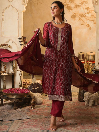 Dhiyona IE Women's Floral Embroidered Round Neck Zari Straight Kurta & Trousers With Dupatta