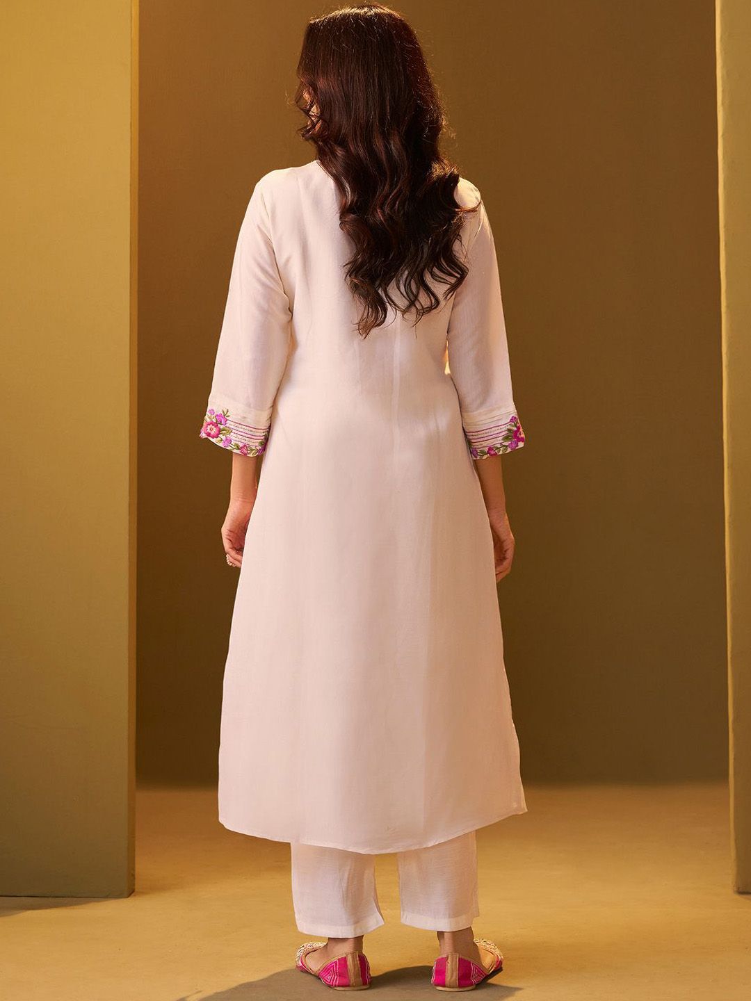 Dhiyona IE Floral Embroidered Round Neck Tunic & Trousers