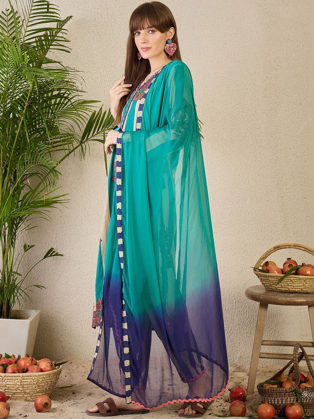 Women Printed Regular Thread Work Pure Cotton Kurta with Trousers & With Dupatta