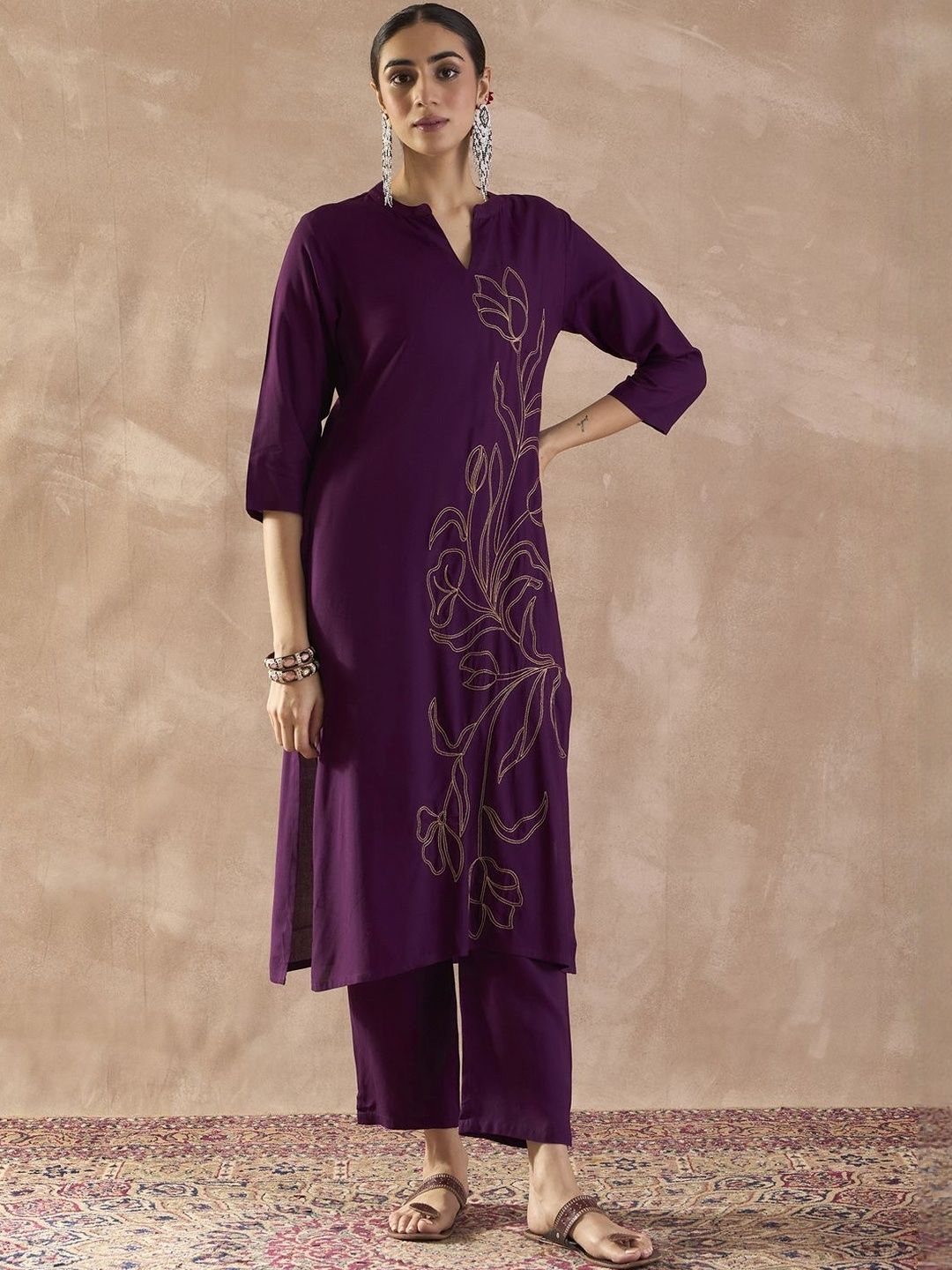 Floral Embroidered Mandarin Collar Thread Work Straight Kurta With Trousers